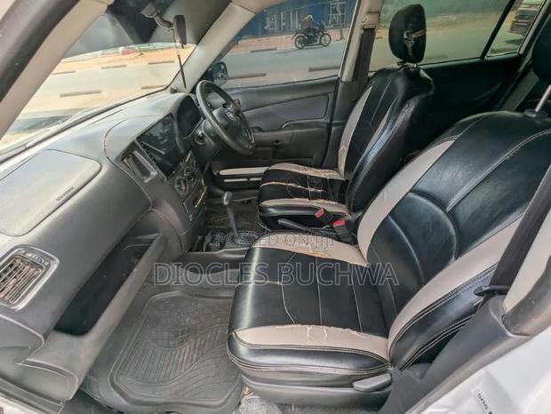 Toyota Succeed 2005 Silver