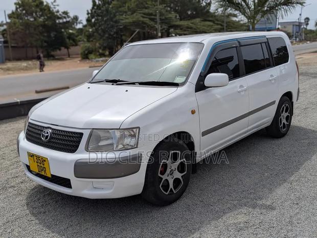 Toyota Succeed 2005 Silver
