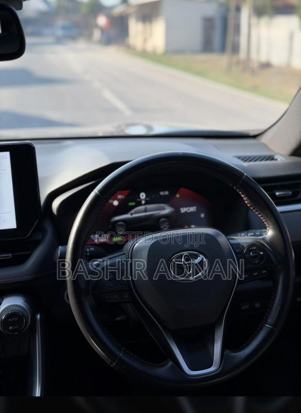 Toyota RAV4 2023 Gray
