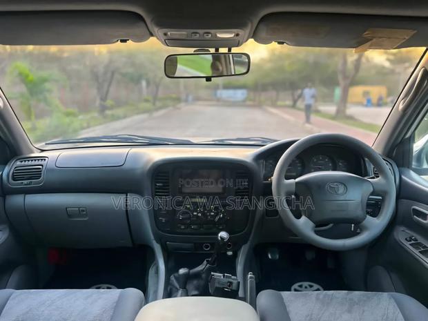 Toyota Land Cruiser 2001