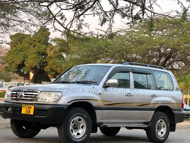 Toyota Land Cruiser 2001