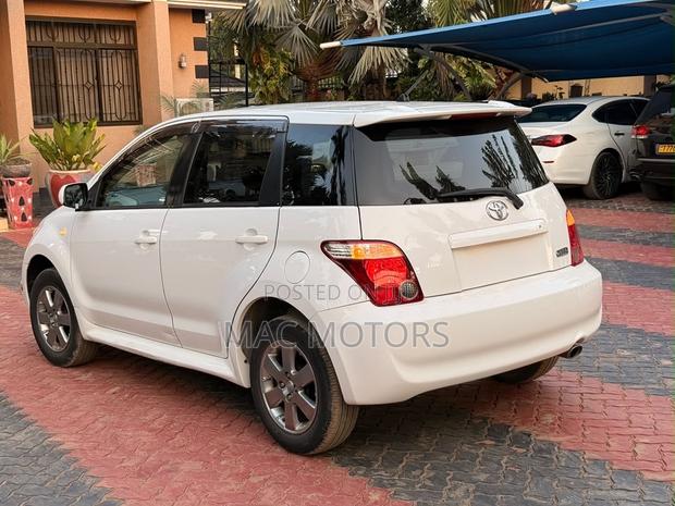 Toyota IST 2005 White