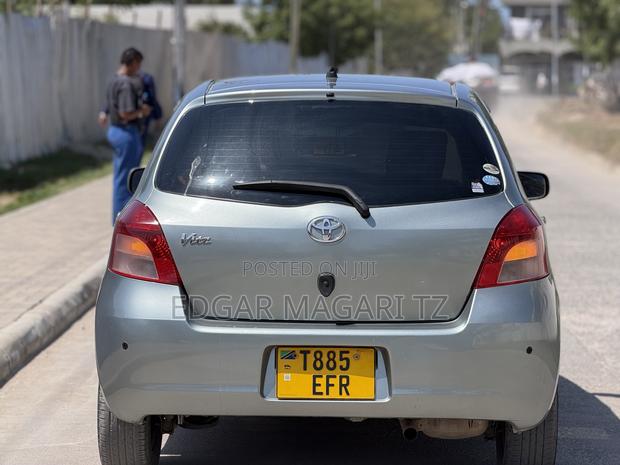 Toyota Vitz 2007 Gray