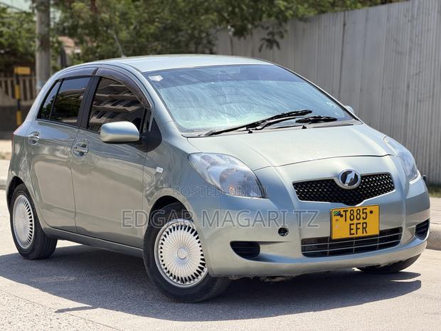 Toyota Vitz 2007 Gray