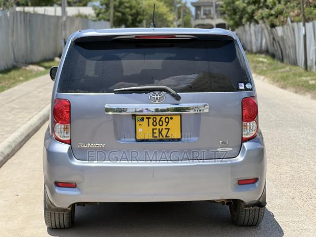 Toyota Corolla Rumion 2007 Gray