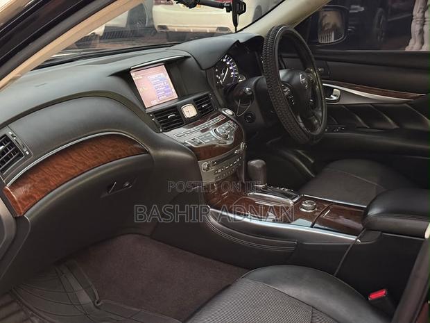 Nissan Fuga 2013 Black