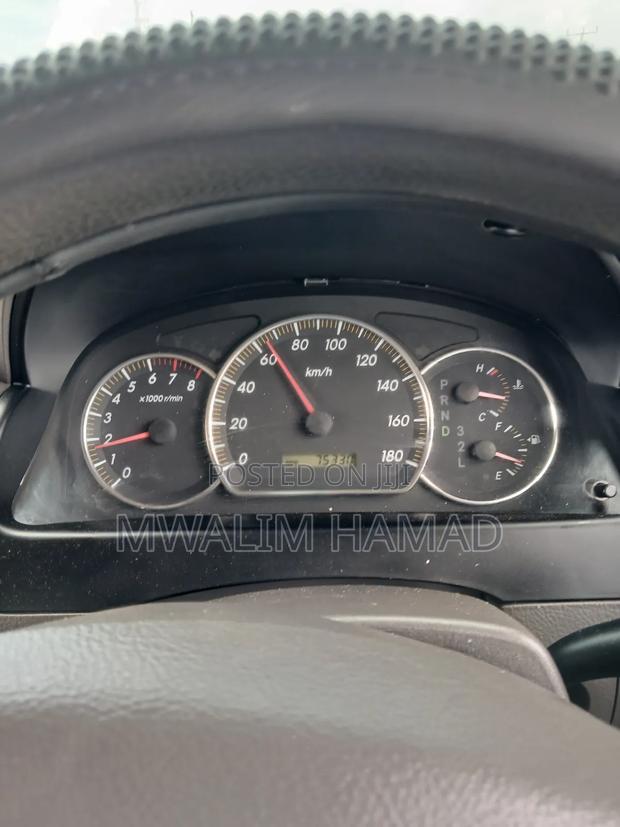 Toyota Hilux 2000 Gray