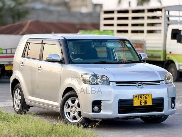 Toyota Corolla Rumion 2010 Silver