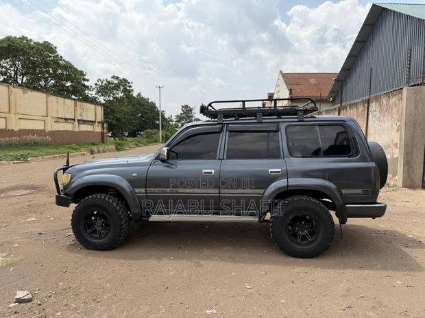Toyota Land Cruiser HDJ 100 1998 Green