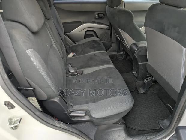 Mitsubishi Outlander 2006 White