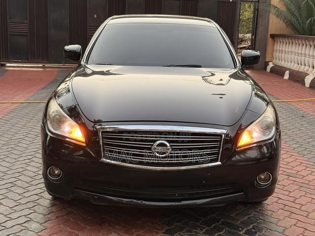 Nissan Fuga 2013 Black