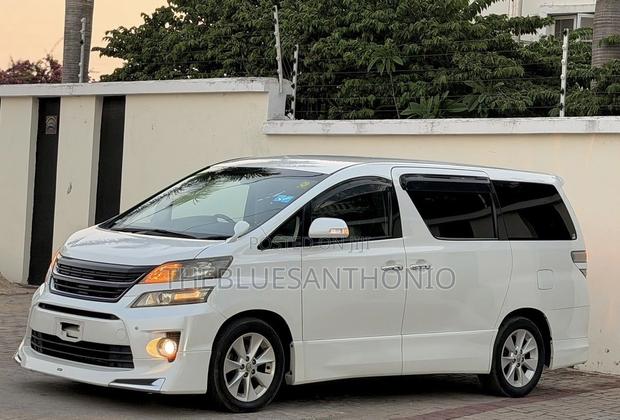 Toyota Vellfire V 2.4 4WD 7-Seater 2013 Pearl