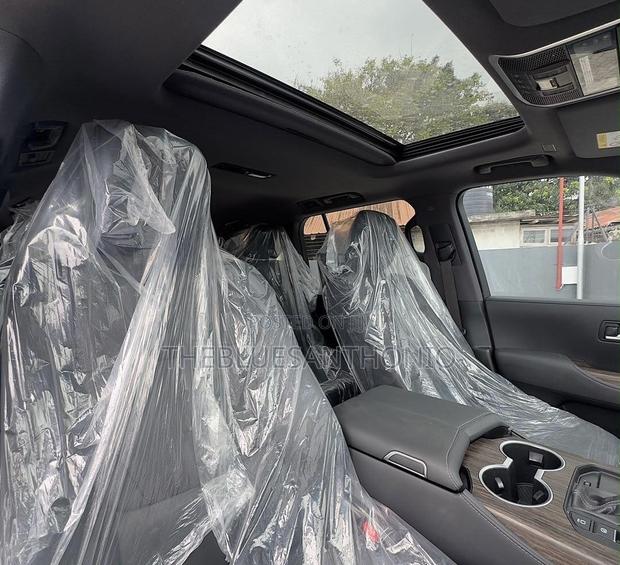 Toyota Land Cruiser LC300 2024 Black