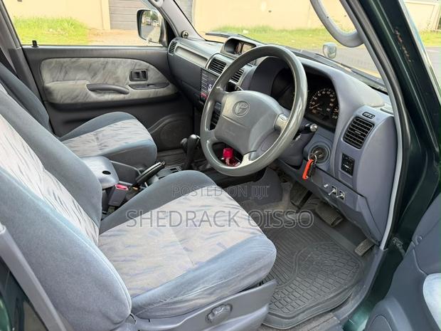 Toyota Land Cruiser Prado 2001 Green