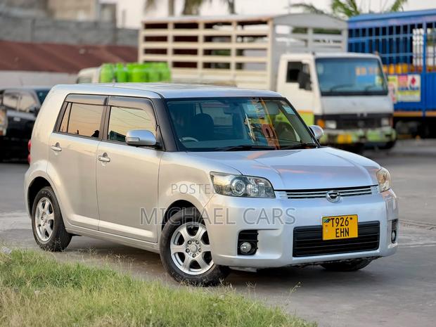 Toyota Corolla Rumion 2010 Silver