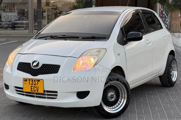Toyota Vitz 1.0 FWD 3dr 2005 White