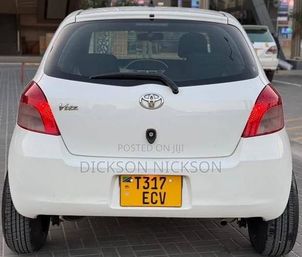 Toyota Vitz 1.0 FWD 3dr 2005 White