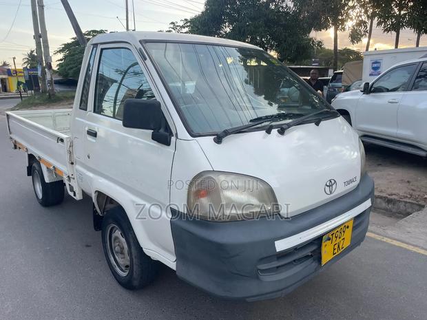 Toyota TownAce 2000 White