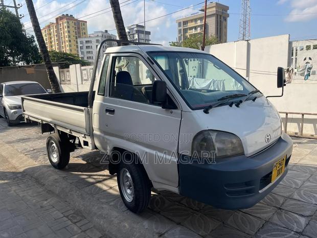 Toyota TownAce 2001 White