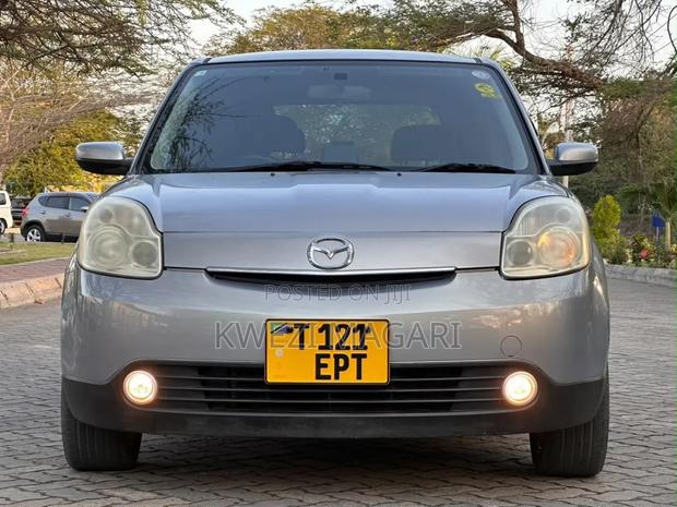 Mazda Verisa 2004 Gray
