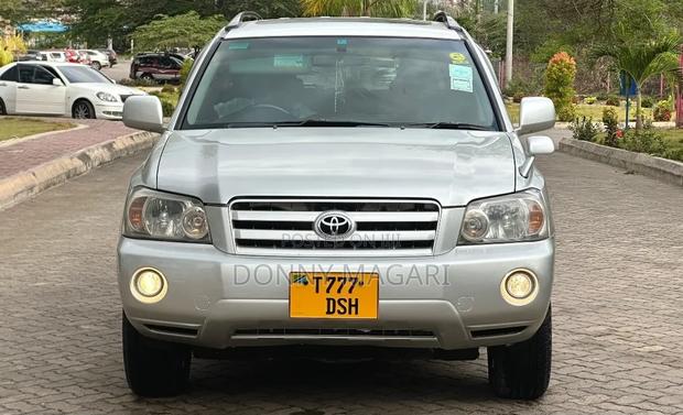 Toyota Kluger 2004 Silver