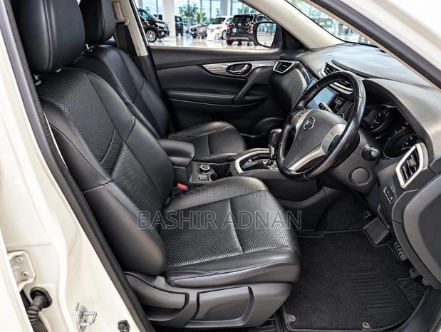 Nissan X-Trail 2.0 Petrol FWD 2014 White