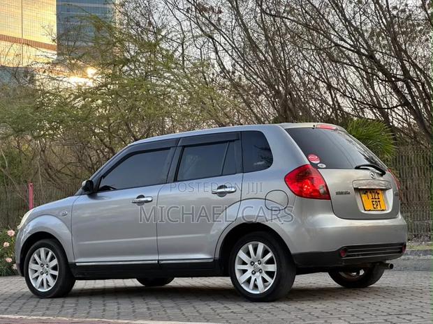 Mazda Verisa 2004 Silver