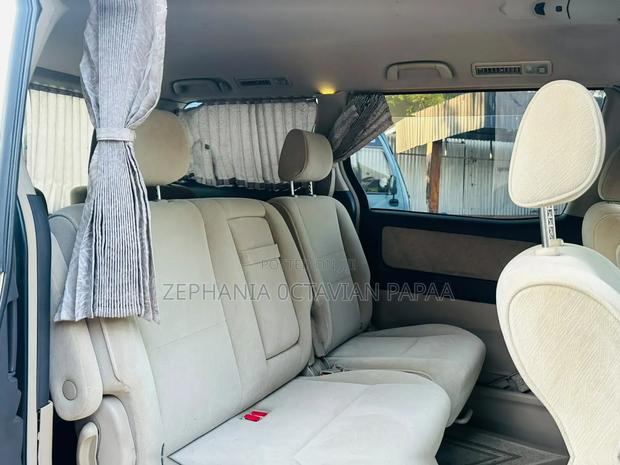 Toyota Alphard 2006 Beige