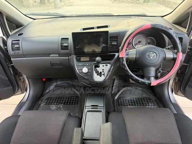 Toyota Wish 2006 Gray