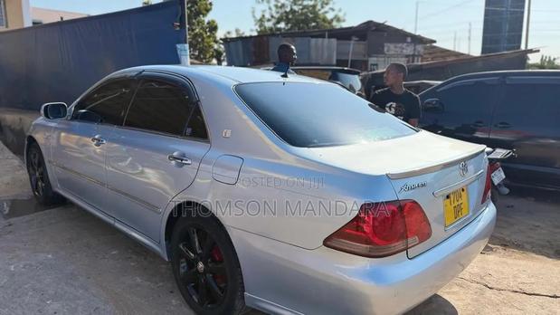 Toyota Crown 2003 Silver