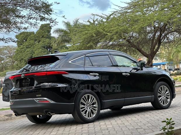 Toyota Harrier 2.0 2020 Black
