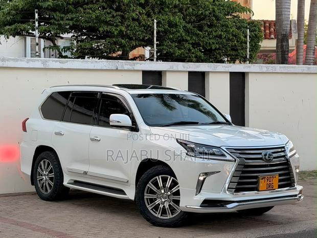 Lexus LS 2017 White