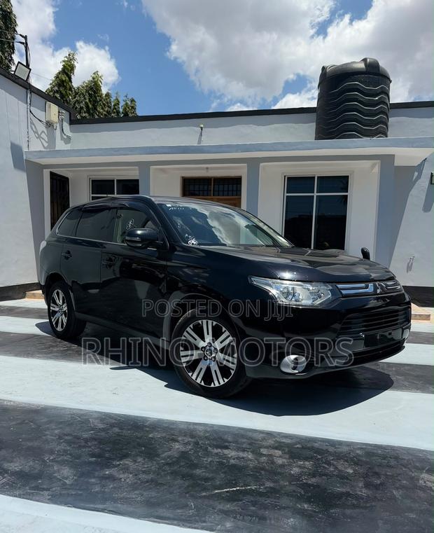 Mitsubishi Outlander 2013 Black