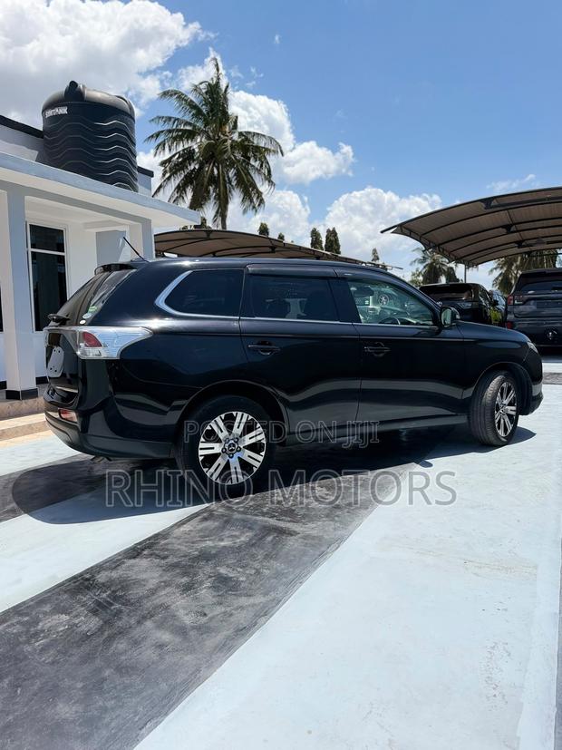Mitsubishi Outlander 2013 Black