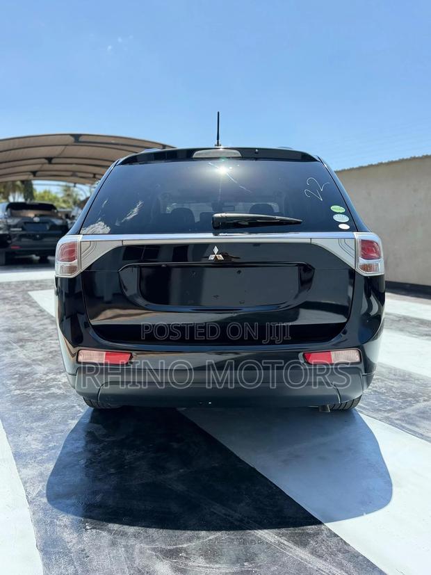 Mitsubishi Outlander 2013 Black