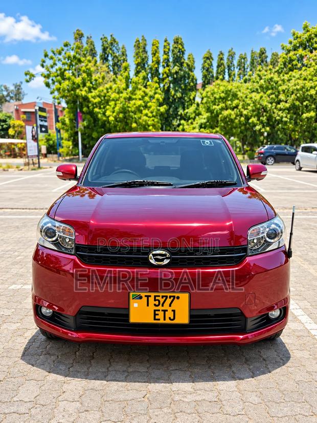 Toyota Corolla Rumion Hatchback 1.8 FWD 2010 Maroon