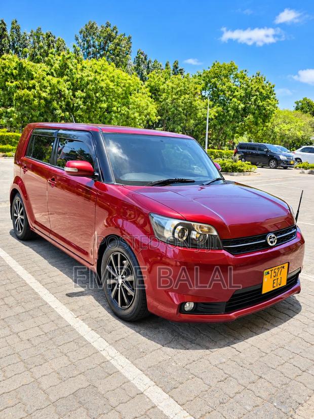 Toyota Corolla Rumion Hatchback 1.8 FWD 2010 Maroon