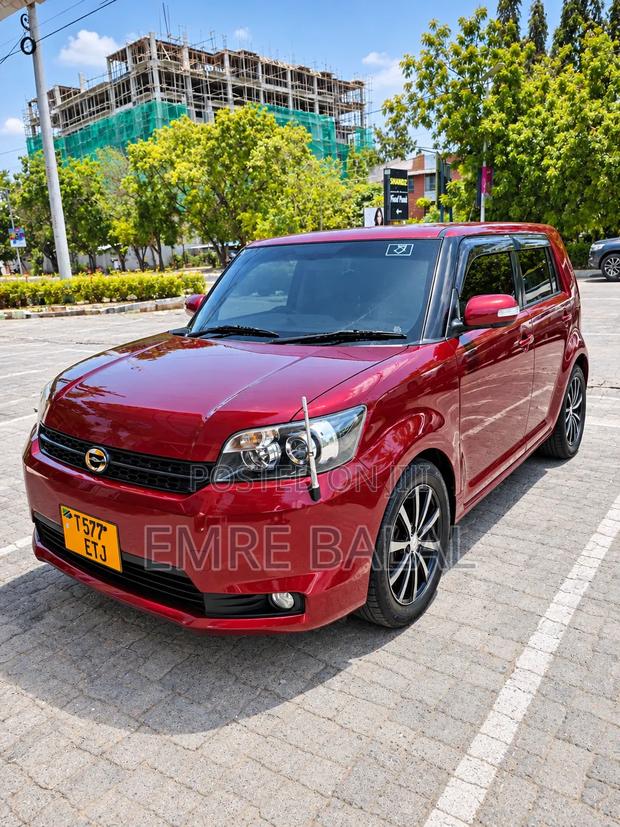 Toyota Corolla Rumion Hatchback 1.8 FWD 2010 Maroon