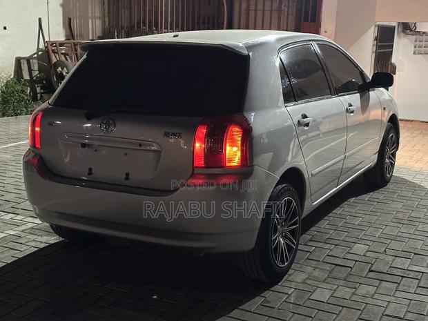 Toyota Corolla RunX 1.5 X FWD 2004 Black