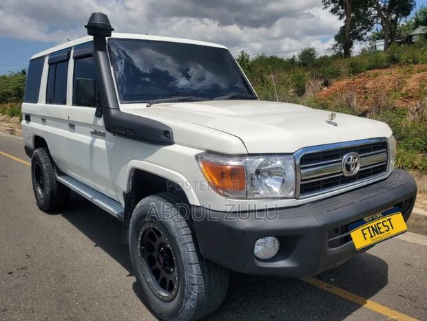 Toyota Land Cruiser 2013 White