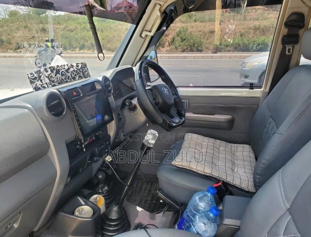 Toyota Land Cruiser 2013 White