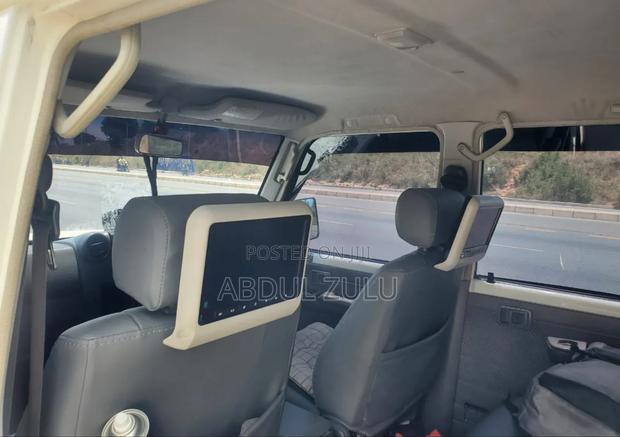 Toyota Land Cruiser 2013 White