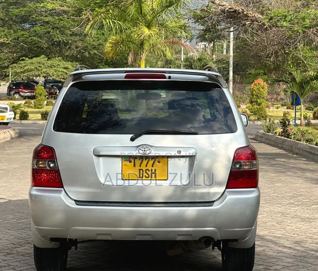 Toyota Kluger 2004 Silver