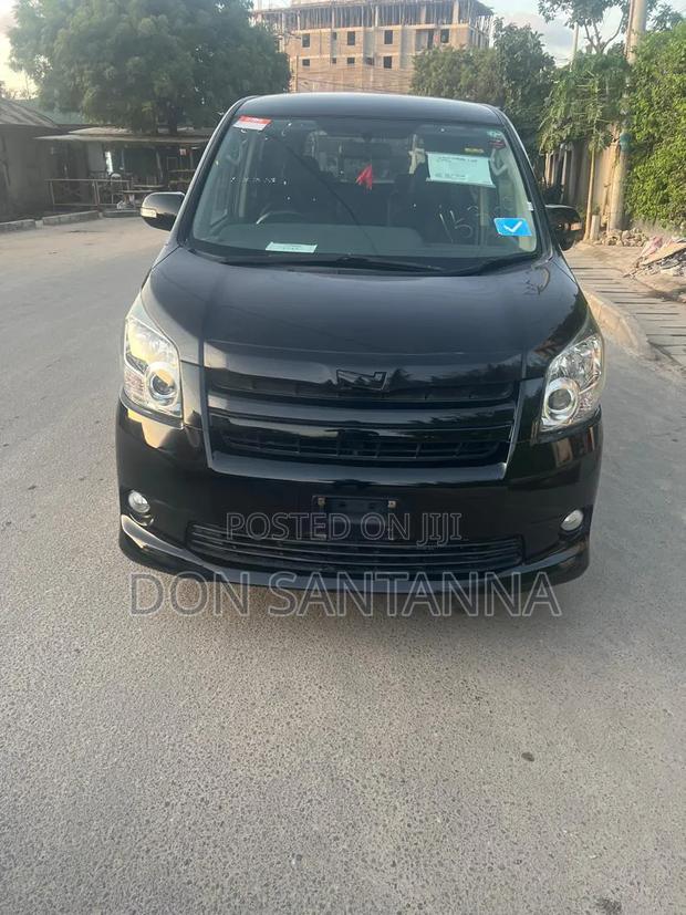 Toyota Noah 2008 Black