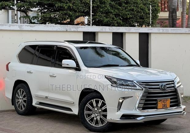 Lexus LX 570 AWD 2016 Pearl