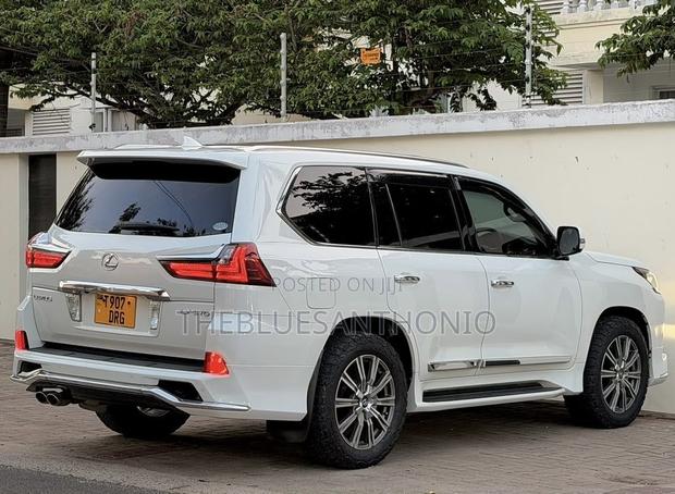 Lexus LX 570 AWD 2016 Pearl
