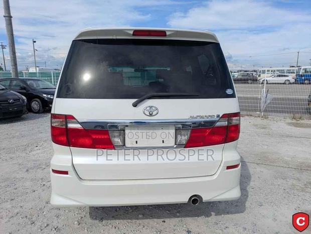 Toyota Alphard 2.4 Petrol AWD 2004 White