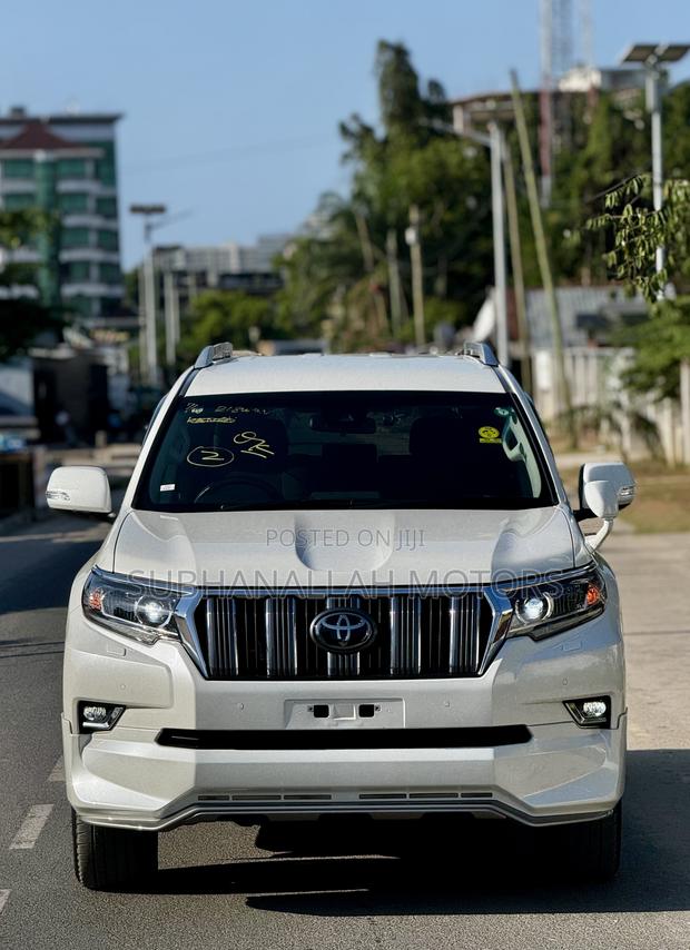 Toyota Land Cruiser Prado 2.8 2021 White