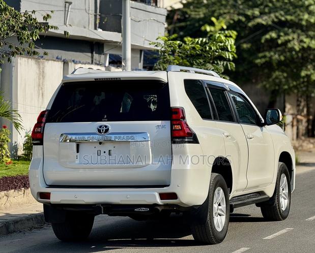 Toyota Land Cruiser Prado 2.8 2021 White