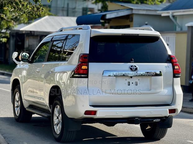 Toyota Land Cruiser Prado 2.8 2021 White
